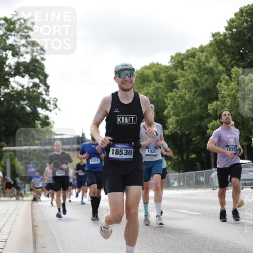 29.06.2025 - hella hamburg halbmarathon Jannik Wohlers http://msf.ph/oto/8148807 29.06.2025 10:12:28 Lombardsbrücke 1020, 1051, 1851, 1939, 2531, 2891, 2942, 4532, 6207, 7873, 7907, 8917, 10067, 10402, 11025, 11720, 14404, 14869, 15012, 15531, 16323, 16826, 16911, 17061, 17994, 18530 meine-sportfotos.de