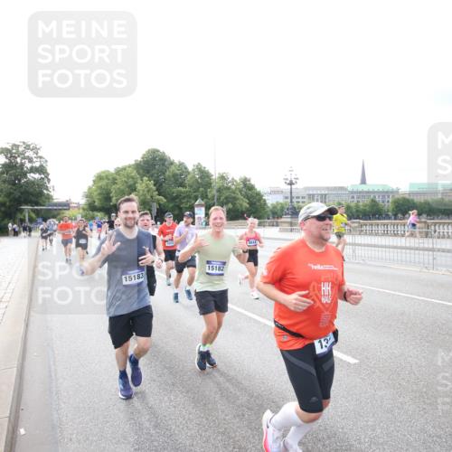 29.06.2025 - hella hamburg halbmarathon Jannik Wohlers http://msf.ph/oto/8148810 29.06.2025 10:17:47 Lombardsbrücke 1159, 1160, 1268, 1325, 1554, 1982, 2087, 2147, 2335, 2634, 2931, 3125, 3321, 3482, 3977, 4710, 4738, 4804, 6270, 7094, 7641, 7649, 7838, 7882, 7883, 8067, 8248, 9539, 9717, 9834, 9844, 10332, 10908, 10946, 11352, 11450, 11949, 12274, 12498, 12939, 13619, 14320, 14795, 14831, 15182, 15183, 15343, 15614, 16109, 16644, 16792, 16829, 17876, 18145, 18677 meine-sportfotos.de