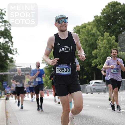 29.06.2025 - hella hamburg halbmarathon Jannik Wohlers http://msf.ph/oto/8148822 29.06.2025 10:12:28 Lombardsbrücke 1020, 1051, 1851, 1939, 2531, 2891, 2942, 4532, 6207, 7873, 7907, 8917, 10067, 10402, 11025, 11720, 14404, 14869, 15012, 15531, 16323, 16826, 16911, 17061, 17994, 18530 meine-sportfotos.de