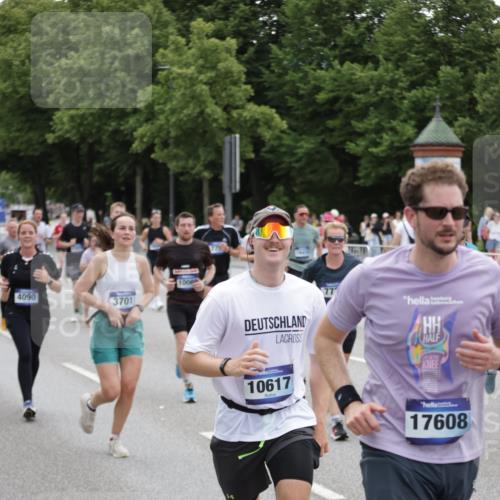 29.06.2025 - hella hamburg halbmarathon Jannik Wohlers http://msf.ph/oto/8148832 29.06.2025 10:49:44 Lombardsbrücke 1487, 1511, 3701, 3710, 3805, 4090, 4168, 5749, 5751, 5997, 6680, 6830, 7721, 7722, 7755, 8254, 9605, 9940, 10060, 10286, 10617, 11030, 11426, 11716, 11760, 12079, 13127, 13128, 13309, 13381, 13744, 13846, 14144, 14505, 14940, 15626, 15633, 16365, 16410, 16412, 16635, 17256, 18961, 19058, 19086 meine-sportfotos.de
