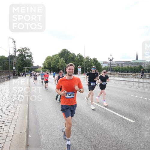 29.06.2025 - hella hamburg halbmarathon Jannik Wohlers http://msf.ph/oto/8148842 29.06.2025 10:17:51 Lombardsbrücke 1268, 1325, 1554, 1982, 2087, 2147, 2335, 2634, 3125, 3321, 3482, 3977, 4710, 4738, 4804, 5909, 6270, 7838, 7882, 7883, 8067, 8248, 9222, 9539, 9834, 9844, 10659, 10908, 10946, 11352, 11450, 11949, 12274, 12498, 12939, 13341, 13370, 13619, 14320, 14770, 14831, 15182, 15183, 15343, 16109, 16828, 16829, 16833, 17876, 18145, 18677, 18697, 18807 meine-sportfotos.de