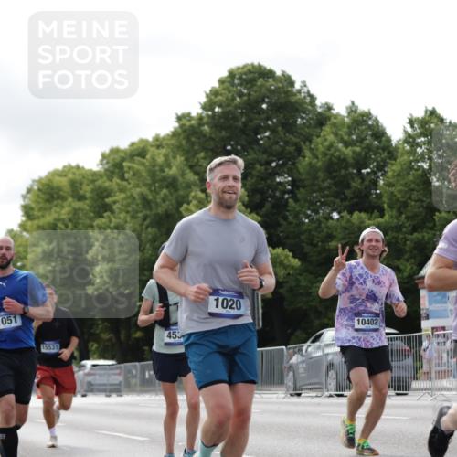 29.06.2025 - hella hamburg halbmarathon Jannik Wohlers http://msf.ph/oto/8148852 29.06.2025 10:12:29 Lombardsbrücke 1020, 1051, 1851, 1939, 2531, 2891, 2942, 4532, 6207, 7873, 7907, 8398, 8405, 8917, 10067, 10402, 11025, 11720, 14404, 14869, 15012, 15531, 16323, 16826, 16911, 17061, 17699, 17994, 18530 meine-sportfotos.de