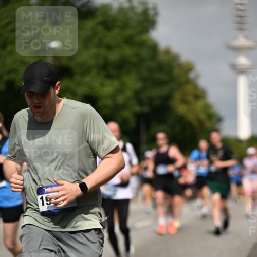 29.06.2025 - hella hamburg halbmarathon Dr. Thomas Lammeyer http://msf.ph/oto/8148857 29.06.2025 10:06:17 Kennedybrücke 1128, 1184, 1329, 1364, 1432, 1453, 1729, 1733, 1940, 2322, 2323, 3169, 4286, 4328, 4649, 4663, 4985, 5763, 6322, 6860, 7031, 7243, 9020, 9021, 9156, 9353, 9741, 9928, 10177, 10866 meine-sportfotos.de