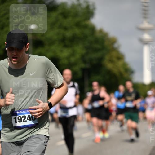 29.06.2025 - hella hamburg halbmarathon Dr. Thomas Lammeyer http://msf.ph/oto/8148863 29.06.2025 10:06:17 Kennedybrücke 1128, 1184, 1329, 1364, 1432, 1453, 1729, 1733, 1940, 2322, 2323, 3169, 4286, 4328, 4649, 4663, 4985, 5763, 6322, 6860, 7031, 7243, 9020, 9021, 9156, 9353, 9741, 9928, 10177, 10866 meine-sportfotos.de
