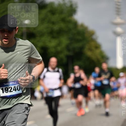 29.06.2025 - hella hamburg halbmarathon Dr. Thomas Lammeyer http://msf.ph/oto/8148879 29.06.2025 10:06:17 Kennedybrücke 1128, 1184, 1329, 1364, 1432, 1453, 1729, 1733, 1940, 2322, 2323, 3169, 4286, 4328, 4649, 4663, 4985, 5763, 6322, 6860, 7031, 7243, 9020, 9021, 9156, 9353, 9741, 9928, 10177, 10866 meine-sportfotos.de