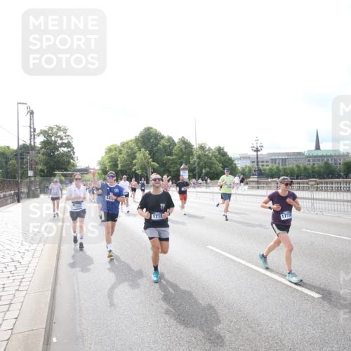 29.06.2025 - hella hamburg halbmarathon Jannik Wohlers http://msf.ph/oto/8148890 29.06.2025 10:18:45 Lombardsbrücke 1718, 1755, 2096, 2311, 2802, 3026, 3105, 3118, 3631, 4845, 5034, 5080, 5098, 5178, 5323, 5429, 6194, 6249, 6477, 6482, 6542, 6736, 8761, 8778, 9252, 9270, 9272, 9652, 9756, 9757, 10037, 10124, 10129, 10966, 11247, 11602, 11743, 12007, 12619, 12621, 13180, 13204, 13424, 13544, 14236, 14353, 15594, 15780, 16142, 16168, 16490, 16613, 16631, 16925, 17166, 17187, 17238, 17294, 17386, 17510, 17548, 17571, 17736, 17737, 18002, 18217, 18519, 18568, 18591 meine-sportfotos.de