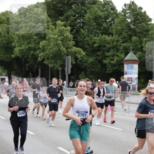 29.06.2025 - hella hamburg halbmarathon Jannik Wohlers http://msf.ph/oto/8148893 29.06.2025 10:49:45 Lombardsbrücke 1487, 1511, 3701, 3710, 3805, 3897, 4090, 4168, 5749, 5751, 5997, 6680, 6830, 7721, 7722, 7755, 8254, 9605, 9940, 10060, 10286, 10617, 11030, 11426, 11716, 11760, 12079, 13127, 13128, 13309, 13381, 13744, 13846, 14144, 14505, 14940, 15626, 15633, 16365, 16410, 16412, 16635, 17256, 18961, 19058, 19086 meine-sportfotos.de