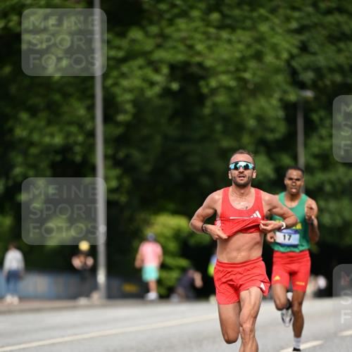 29.06.2025 - hella hamburg halbmarathon Dr. Thomas Lammeyer http://msf.ph/oto/8148898 29.06.2025 09:34:55 Kennedybrücke 14, 21 meine-sportfotos.de