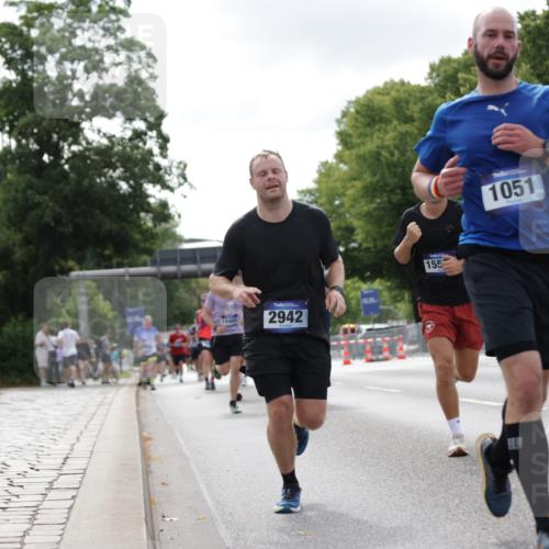 29.06.2025 - hella hamburg halbmarathon Jannik Wohlers http://msf.ph/oto/8148904 29.06.2025 10:12:31 Lombardsbrücke 1020, 1051, 1851, 1939, 2531, 2891, 2942, 4532, 6207, 7873, 7907, 8398, 8405, 8917, 9141, 10067, 10402, 11025, 11720, 14404, 15012, 15531, 16323, 17061, 17699, 17994, 18320, 18530 meine-sportfotos.de