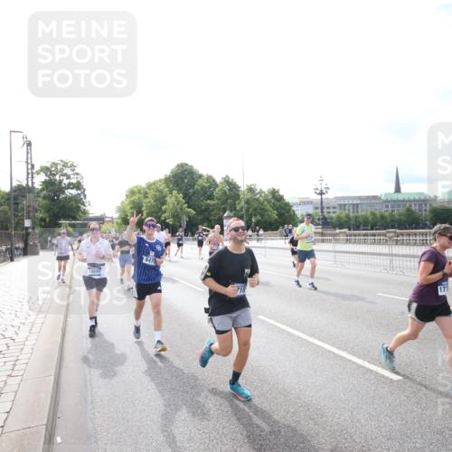29.06.2025 - hella hamburg halbmarathon Jannik Wohlers http://msf.ph/oto/8148914 29.06.2025 10:18:45 Lombardsbrücke 1718, 1755, 2096, 2311, 2802, 3026, 3105, 3118, 3631, 4845, 5034, 5080, 5098, 5178, 5323, 5429, 6194, 6249, 6477, 6482, 6542, 6736, 8761, 8778, 9252, 9270, 9272, 9652, 9756, 9757, 10037, 10124, 10129, 10966, 11247, 11602, 11743, 12007, 12619, 12621, 13180, 13204, 13424, 13544, 14236, 14353, 15594, 15780, 16142, 16168, 16490, 16613, 16631, 16925, 17166, 17187, 17238, 17294, 17386, 17510, 17548, 17571, 17736, 17737, 18002, 18217, 18519, 18568, 18591 meine-sportfotos.de
