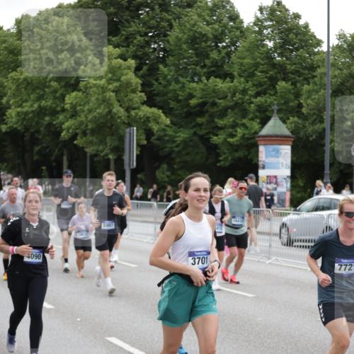 29.06.2025 - hella hamburg halbmarathon Jannik Wohlers http://msf.ph/oto/8148916 29.06.2025 10:49:45 Lombardsbrücke 1487, 1511, 3701, 3710, 3805, 3897, 4090, 4168, 5749, 5751, 5997, 6680, 6830, 7721, 7722, 7755, 8254, 9605, 9940, 10060, 10286, 10617, 11030, 11426, 11716, 11760, 12079, 13127, 13128, 13309, 13381, 13744, 13846, 14144, 14505, 14940, 15626, 15633, 16365, 16410, 16412, 16635, 17256, 18961, 19058, 19086 meine-sportfotos.de