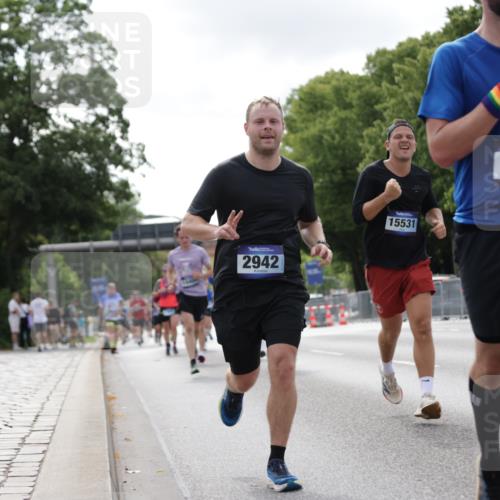 29.06.2025 - hella hamburg halbmarathon Jannik Wohlers http://msf.ph/oto/8148926 29.06.2025 10:12:31 Lombardsbrücke 1020, 1051, 1851, 1939, 2531, 2891, 2942, 4532, 6207, 7873, 7907, 8398, 8405, 8917, 9141, 10067, 10402, 11025, 11720, 14404, 15012, 15531, 16323, 17061, 17699, 17994, 18320, 18530 meine-sportfotos.de