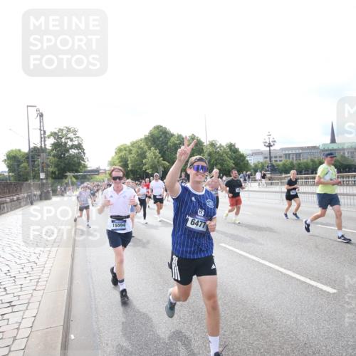 29.06.2025 - hella hamburg halbmarathon Jannik Wohlers http://msf.ph/oto/8148967 29.06.2025 10:18:46 Lombardsbrücke 1718, 1755, 2096, 2311, 2802, 3026, 3105, 3118, 4845, 5034, 5080, 5098, 5178, 5323, 5429, 6194, 6249, 6477, 6482, 6542, 6736, 8761, 8778, 9252, 9270, 9652, 9756, 9757, 10037, 10039, 10124, 10129, 10966, 11247, 11602, 11743, 12007, 12619, 12621, 13180, 13204, 13424, 13544, 13984, 14236, 14353, 14593, 15594, 15780, 16142, 16168, 16490, 16613, 16631, 16925, 17166, 17187, 17238, 17294, 17386, 17510, 17548, 17571, 17721, 17736, 17737, 18002, 18151, 18217, 18568, 18591 meine-sportfotos.de