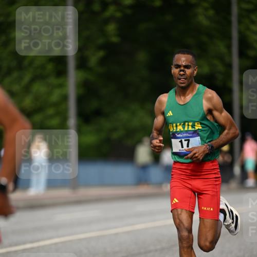 29.06.2025 - hella hamburg halbmarathon Dr. Thomas Lammeyer http://msf.ph/oto/8149000 29.06.2025 09:34:57 Kennedybrücke 14, 19, 21 meine-sportfotos.de