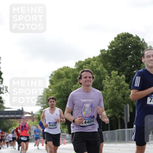 29.06.2025 - hella hamburg halbmarathon Jannik Wohlers http://msf.ph/oto/8149003 29.06.2025 10:12:35 Lombardsbrücke 1020, 1051, 2942, 4532, 6207, 7873, 8398, 8405, 9141, 10067, 10402, 11025, 11720, 14404, 15531, 16255, 16323, 17061, 17699, 18048, 18320, 18530 meine-sportfotos.de