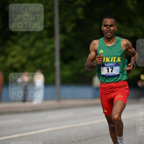 29.06.2025 - hella hamburg halbmarathon Dr. Thomas Lammeyer http://msf.ph/oto/8149013 29.06.2025 09:34:57 Kennedybrücke 14, 19, 21 meine-sportfotos.de