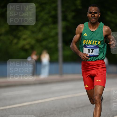 29.06.2025 - hella hamburg halbmarathon Dr. Thomas Lammeyer http://msf.ph/oto/8149023 29.06.2025 09:34:57 Kennedybrücke 14, 19, 21 meine-sportfotos.de