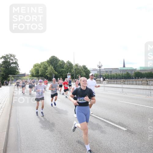 29.06.2025 - hella hamburg halbmarathon Jannik Wohlers http://msf.ph/oto/8149043 29.06.2025 10:18:48 Lombardsbrücke 1718, 1755, 2311, 2589, 2802, 2812, 3105, 3118, 4722, 5034, 5080, 5098, 5178, 5323, 5429, 6194, 6249, 6477, 6482, 6542, 6736, 8761, 8778, 9252, 9652, 9756, 9757, 10039, 10124, 10129, 10966, 11247, 11602, 11743, 12007, 12619, 12621, 13180, 13424, 13544, 13984, 14000, 14236, 14353, 14593, 15594, 15780, 16142, 16168, 16490, 16613, 16631, 16925, 17166, 17187, 17238, 17294, 17510, 17721, 17736, 17737, 18151, 18568, 18591 meine-sportfotos.de
