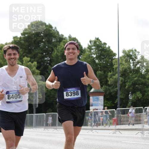 29.06.2025 - hella hamburg halbmarathon Jannik Wohlers http://msf.ph/oto/8149044 29.06.2025 10:12:37 Lombardsbrücke 1020, 1051, 2942, 4532, 6207, 7873, 8398, 8405, 9141, 10067, 10402, 11720, 14404, 15531, 16030, 16255, 16323, 16437, 17061, 17699, 18048, 18320, 18530 meine-sportfotos.de