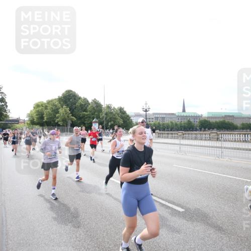 29.06.2025 - hella hamburg halbmarathon Jannik Wohlers http://msf.ph/oto/8149054 29.06.2025 10:18:48 Lombardsbrücke 1718, 1755, 2311, 2589, 2802, 2812, 3105, 3118, 4722, 5034, 5080, 5098, 5178, 5323, 5429, 6194, 6249, 6477, 6482, 6542, 6736, 8761, 8778, 9252, 9652, 9756, 9757, 10039, 10124, 10129, 10966, 11247, 11602, 11743, 12007, 12619, 12621, 13180, 13424, 13544, 13984, 14000, 14236, 14353, 14593, 15594, 15780, 16142, 16168, 16490, 16613, 16631, 16925, 17166, 17187, 17238, 17294, 17510, 17721, 17736, 17737, 18151, 18568, 18591 meine-sportfotos.de