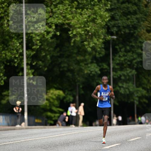 29.06.2025 - hella hamburg halbmarathon Dr. Thomas Lammeyer http://msf.ph/oto/8149060 29.06.2025 09:35:03 Kennedybrücke 14, 19, 21 meine-sportfotos.de
