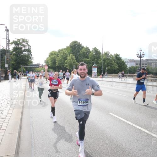 29.06.2025 - hella hamburg halbmarathon Jannik Wohlers http://msf.ph/oto/8149085 29.06.2025 10:19:09 Lombardsbrücke 1145, 1332, 1534, 1708, 2017, 2357, 2441, 2795, 2812, 2895, 2993, 2995, 3446, 3678, 4108, 4110, 4170, 4562, 4570, 4722, 4979, 5035, 5123, 5449, 5849, 6444, 6939, 7143, 7836, 8537, 8575, 9856, 10540, 11081, 12066, 12696, 12741, 13342, 13567, 13611, 13781, 13821, 14054, 14245, 14808, 14957, 15014, 15802, 15817, 16159, 16951, 16952, 17311, 17613, 17714, 18053, 18234, 18279, 18405, 18417, 18686, 18698, 18755 meine-sportfotos.de