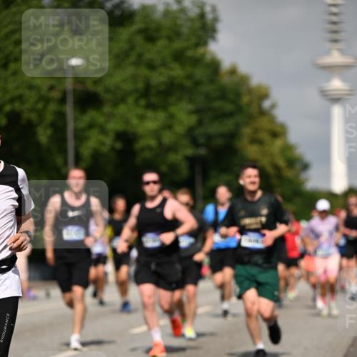 29.06.2025 - hella hamburg halbmarathon Dr. Thomas Lammeyer http://msf.ph/oto/8149099 29.06.2025 10:06:19 Kennedybrücke 1128, 1184, 1254, 1364, 1432, 1453, 1729, 1733, 1940, 2322, 2323, 3169, 3780, 4286, 4328, 4663, 4985, 5763, 6322, 6708, 6860, 7031, 7049, 7243, 9020, 9021, 9156, 9353, 9741, 9928, 10177, 10866 meine-sportfotos.de