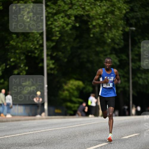 29.06.2025 - hella hamburg halbmarathon Dr. Thomas Lammeyer http://msf.ph/oto/8149104 29.06.2025 09:35:05 Kennedybrücke 14, 19, 21 meine-sportfotos.de
