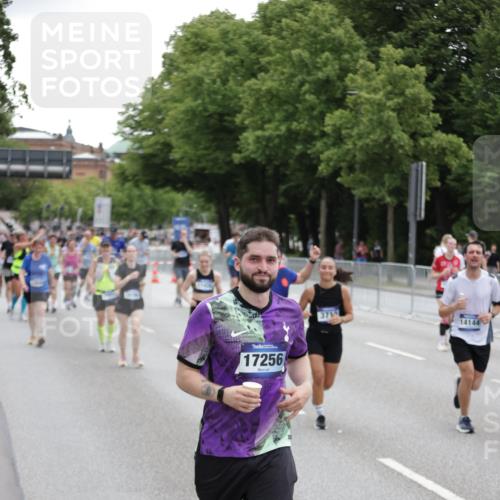 29.06.2025 - hella hamburg halbmarathon Jannik Wohlers http://msf.ph/oto/8149112 29.06.2025 10:49:50 Lombardsbrücke 2047, 3203, 3680, 3701, 3710, 3805, 3897, 4090, 4168, 5119, 5997, 6680, 6830, 7721, 7722, 7755, 8254, 9605, 9940, 10060, 10286, 10617, 11030, 11426, 11696, 11716, 11760, 12079, 13127, 13128, 13381, 13744, 13846, 13887, 14144, 14505, 14940, 15230, 15626, 16410, 16412, 16635, 17256, 18961, 19058, 19086 meine-sportfotos.de