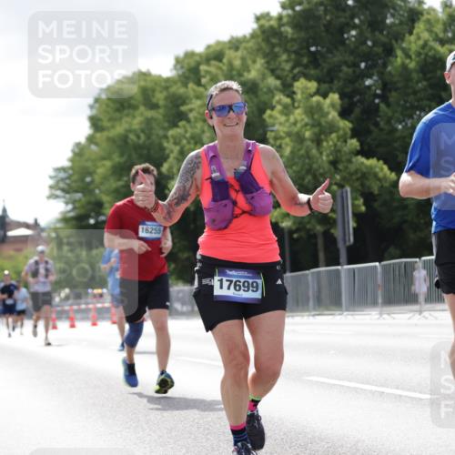 29.06.2025 - hella hamburg halbmarathon Jannik Wohlers http://msf.ph/oto/8149118 29.06.2025 10:12:39 Lombardsbrücke 1020, 1051, 2942, 4532, 7873, 8398, 8405, 9141, 10067, 10402, 11720, 14404, 15531, 16030, 16255, 16323, 16437, 17699, 18048, 18320, 18530 meine-sportfotos.de