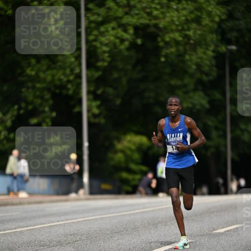 29.06.2025 - hella hamburg halbmarathon Dr. Thomas Lammeyer http://msf.ph/oto/8149125 29.06.2025 09:35:05 Kennedybrücke 14, 19, 21 meine-sportfotos.de