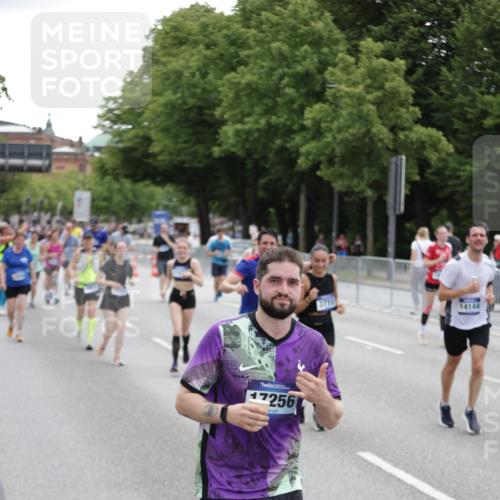 29.06.2025 - hella hamburg halbmarathon Jannik Wohlers http://msf.ph/oto/8149127 29.06.2025 10:49:50 Lombardsbrücke 2047, 3203, 3680, 3701, 3710, 3805, 3897, 4090, 4168, 5119, 5997, 6680, 6830, 7721, 7722, 7755, 8254, 9605, 9940, 10060, 10286, 10617, 11030, 11426, 11696, 11716, 11760, 12079, 13127, 13128, 13381, 13744, 13846, 13887, 14144, 14505, 14940, 15230, 15626, 16410, 16412, 16635, 17256, 18961, 19058, 19086 meine-sportfotos.de
