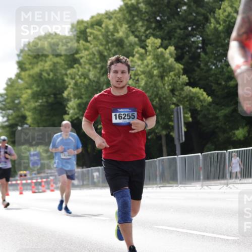 29.06.2025 - hella hamburg halbmarathon Jannik Wohlers http://msf.ph/oto/8149132 29.06.2025 10:12:40 Lombardsbrücke 1020, 1051, 2942, 4532, 7873, 8398, 8405, 9141, 10067, 10402, 11720, 14404, 15531, 16030, 16255, 16323, 16437, 17699, 17988, 18048, 18320, 18530, 18732 meine-sportfotos.de