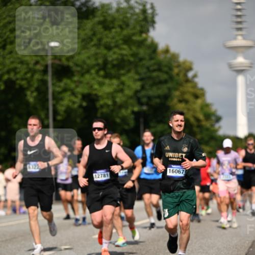 29.06.2025 - hella hamburg halbmarathon Dr. Thomas Lammeyer http://msf.ph/oto/8149140 29.06.2025 10:06:20 Kennedybrücke 1128, 1184, 1254, 1364, 1432, 1453, 1729, 1733, 1940, 2322, 2323, 3169, 3780, 4286, 4328, 4663, 4985, 5742, 5763, 6322, 6708, 6860, 7031, 7049, 7243, 9020, 9021, 9156, 9353, 9741, 9928, 10177, 10866 meine-sportfotos.de