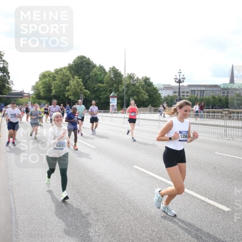 29.06.2025 - hella hamburg halbmarathon Jannik Wohlers http://msf.ph/oto/8149149 29.06.2025 10:19:10 Lombardsbrücke 1145, 1332, 1534, 1708, 2017, 2357, 2441, 2795, 2895, 2993, 2995, 3446, 3678, 4108, 4110, 4170, 4562, 4570, 4979, 5035, 5123, 5449, 5849, 5878, 6444, 6796, 6797, 6939, 7143, 7836, 8537, 8575, 9856, 10540, 11081, 12066, 12696, 12741, 13342, 13567, 13611, 13781, 13821, 14054, 14245, 14808, 14957, 15014, 15323, 15802, 15817, 16159, 16886, 16951, 16952, 17311, 17613, 17714, 18053, 18234, 18279, 18405, 18417, 18686, 18698, 18755 meine-sportfotos.de