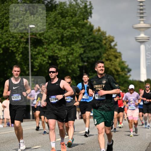 29.06.2025 - hella hamburg halbmarathon Dr. Thomas Lammeyer http://msf.ph/oto/8149150 29.06.2025 10:06:20 Kennedybrücke 1128, 1184, 1254, 1364, 1432, 1453, 1729, 1733, 1940, 2322, 2323, 3169, 3780, 4286, 4328, 4663, 4985, 5742, 5763, 6322, 6708, 6860, 7031, 7049, 7243, 9020, 9021, 9156, 9353, 9741, 9928, 10177, 10866 meine-sportfotos.de
