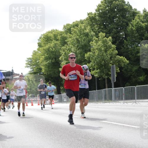 29.06.2025 - hella hamburg halbmarathon Jannik Wohlers http://msf.ph/oto/8149155 29.06.2025 10:12:44 Lombardsbrücke 1747, 2942, 3218, 3360, 3728, 4532, 6489, 7873, 8398, 8405, 8913, 9141, 10402, 14404, 15531, 16030, 16255, 16437, 17699, 17988, 18048, 18320, 18732, 18754 meine-sportfotos.de