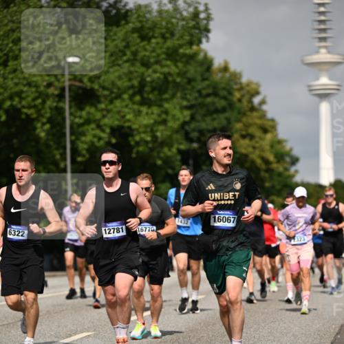 29.06.2025 - hella hamburg halbmarathon Dr. Thomas Lammeyer http://msf.ph/oto/8149163 29.06.2025 10:06:20 Kennedybrücke 1128, 1184, 1254, 1364, 1432, 1453, 1729, 1733, 1940, 2322, 2323, 3169, 3780, 4286, 4328, 4663, 4985, 5742, 5763, 6322, 6708, 6860, 7031, 7049, 7243, 9020, 9021, 9156, 9353, 9741, 9928, 10177, 10866 meine-sportfotos.de