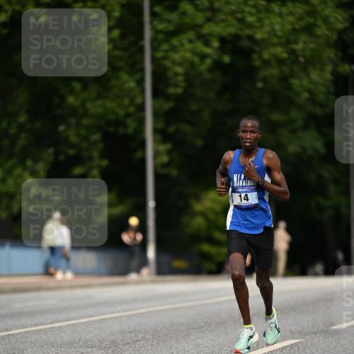 29.06.2025 - hella hamburg halbmarathon Dr. Thomas Lammeyer http://msf.ph/oto/8149172 29.06.2025 09:35:06 Kennedybrücke 14, 19, 21 meine-sportfotos.de