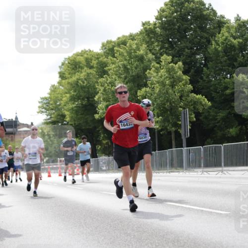 29.06.2025 - hella hamburg halbmarathon Jannik Wohlers http://msf.ph/oto/8149173 29.06.2025 10:12:44 Lombardsbrücke 1747, 2942, 3218, 3360, 3728, 4532, 6489, 7873, 8398, 8405, 8913, 9141, 10402, 14404, 15531, 16030, 16255, 16437, 17699, 17988, 18048, 18320, 18732, 18754 meine-sportfotos.de