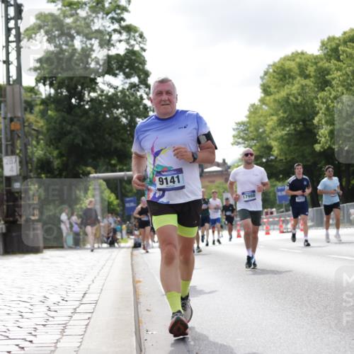 29.06.2025 - hella hamburg halbmarathon Jannik Wohlers http://msf.ph/oto/8149177 29.06.2025 10:12:45 Lombardsbrücke 1747, 2942, 2961, 3218, 3360, 3728, 6489, 7873, 8398, 8405, 8913, 9141, 10402, 14404, 16030, 16255, 16437, 17699, 17988, 18048, 18320, 18732, 18754 meine-sportfotos.de