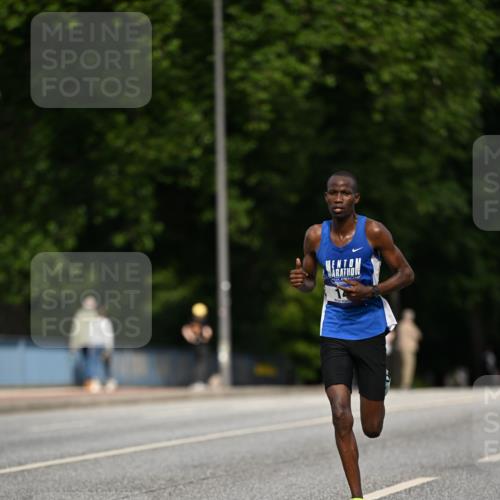 29.06.2025 - hella hamburg halbmarathon Dr. Thomas Lammeyer http://msf.ph/oto/8149178 29.06.2025 09:35:06 Kennedybrücke 14, 19, 21 meine-sportfotos.de