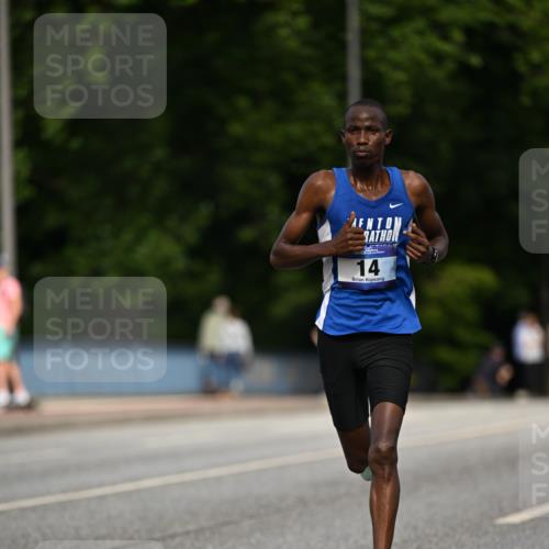 29.06.2025 - hella hamburg halbmarathon Dr. Thomas Lammeyer http://msf.ph/oto/8149204 29.06.2025 09:35:07 Kennedybrücke 14, 19, 21 meine-sportfotos.de