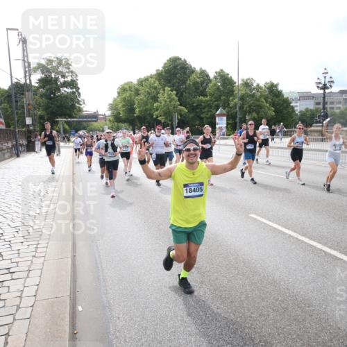 29.06.2025 - hella hamburg halbmarathon Jannik Wohlers http://msf.ph/oto/8149255 29.06.2025 10:19:15 Lombardsbrücke 1145, 1534, 1708, 2017, 2357, 2405, 2441, 2918, 2993, 2995, 3446, 3678, 4108, 4110, 4170, 4562, 4570, 4979, 5035, 5123, 5251, 5449, 5849, 5878, 6444, 6796, 6797, 6939, 7248, 7249, 7836, 7917, 8146, 8427, 8537, 9856, 10349, 10540, 10594, 11999, 12066, 12615, 12618, 12696, 12859, 13342, 13567, 13611, 13821, 14054, 14808, 14957, 15014, 15323, 16159, 16190, 16886, 17311, 17613, 17714, 18053, 18234, 18279, 18335, 18371, 18405, 18417, 18686, 18698, 18755 meine-sportfotos.de