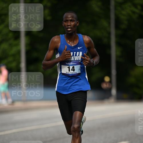 29.06.2025 - hella hamburg halbmarathon Dr. Thomas Lammeyer http://msf.ph/oto/8149291 29.06.2025 09:35:07 Kennedybrücke 14, 19, 21 meine-sportfotos.de