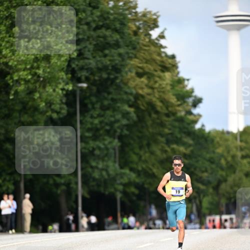 29.06.2025 - hella hamburg halbmarathon Dr. Thomas Lammeyer http://msf.ph/oto/8149302 29.06.2025 09:35:12 Kennedybrücke 14, 19 meine-sportfotos.de