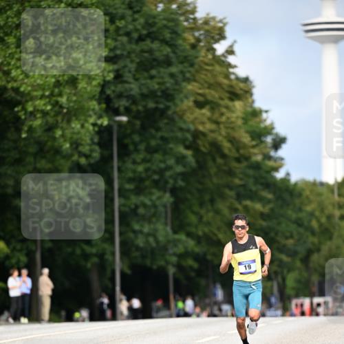 29.06.2025 - hella hamburg halbmarathon Dr. Thomas Lammeyer http://msf.ph/oto/8149319 29.06.2025 09:35:12 Kennedybrücke 14, 19 meine-sportfotos.de