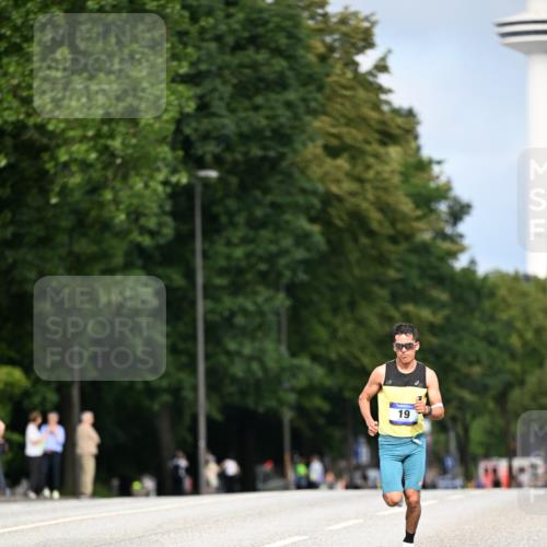 29.06.2025 - hella hamburg halbmarathon Dr. Thomas Lammeyer http://msf.ph/oto/8149331 29.06.2025 09:35:12 Kennedybrücke 14, 19 meine-sportfotos.de