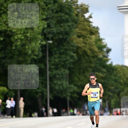 29.06.2025 - hella hamburg halbmarathon Dr. Thomas Lammeyer http://msf.ph/oto/8149387 29.06.2025 09:35:13 Kennedybrücke 14, 19 meine-sportfotos.de