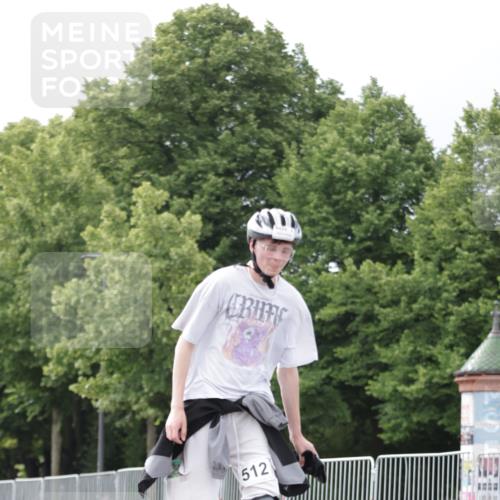 29.06.2025 - hella hamburg halbmarathon Jannik Wohlers http://msf.ph/oto/8149405 29.06.2025 09:13:07 Lombardsbrücke  meine-sportfotos.de
